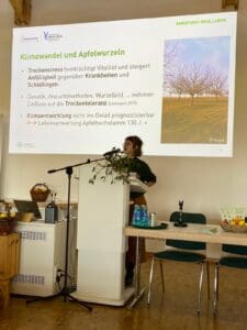 Anna-Lea Ortmann beim Vortrag 